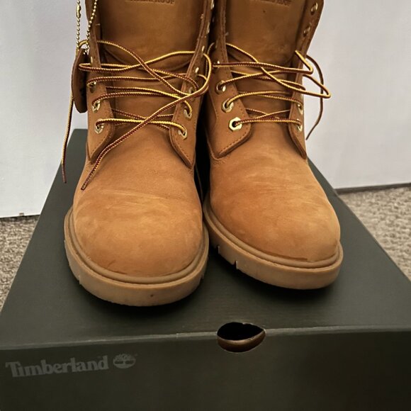 NIB Men's Timberland Classic 6in Waterproof Boots - Picture 2 of 3